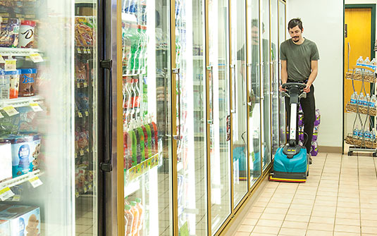 清洁零售便利店的坦能公司 CS5 手推自走式洗地机